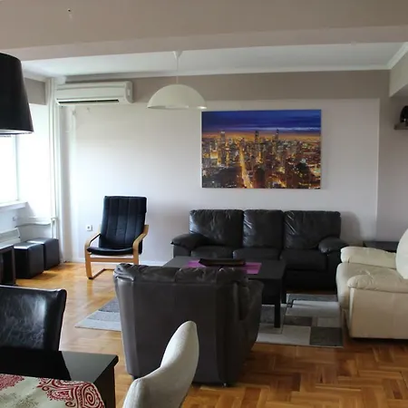 Modern Spacious In Central Appartement