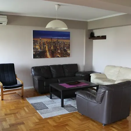 Modern Spacious In Central